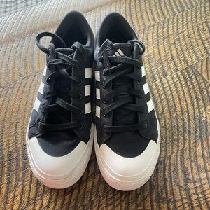 GUC — Adidas Nizza Platform — Women’s size 8 — black with white stripes